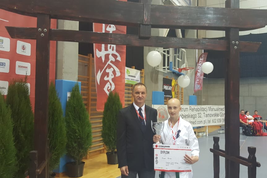 Oliwia Oliwia Krupa Mistrzynią Polski Juniorów Młodszych Kyokushin Karate 