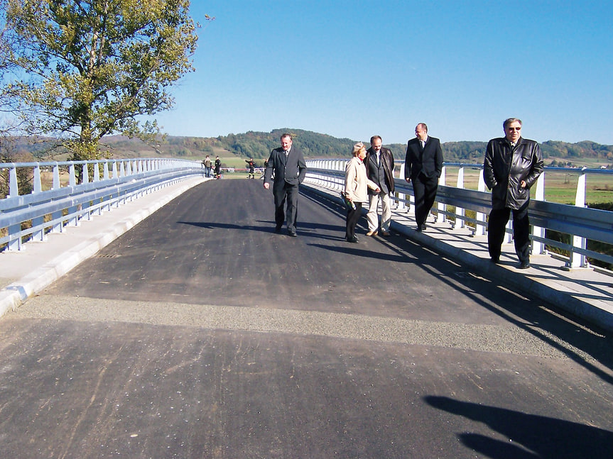 Otwarcie nowego mostu na drodze powiatowej w Łękach Strzyżowskich