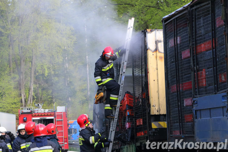 Pożar ciężarówki z drobiem w Woli Komborskiej