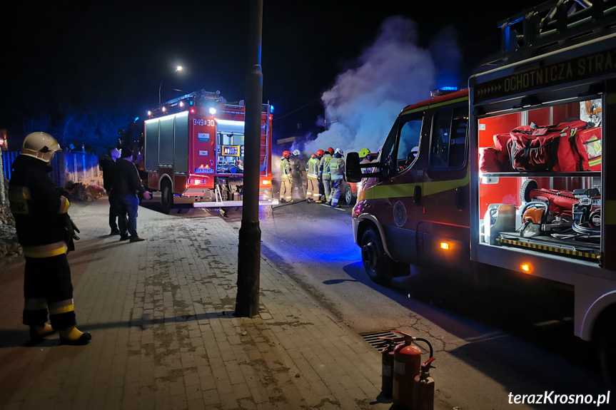 Pożar samochodu w Jedliczu