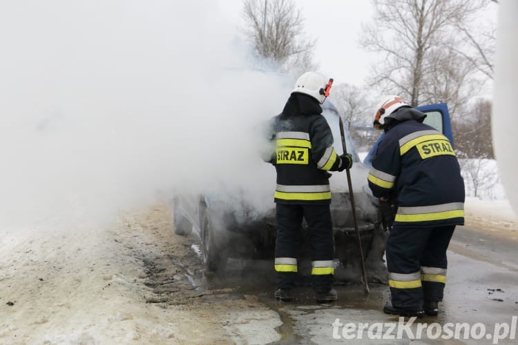 Pożar samochodu w Żarnowcu