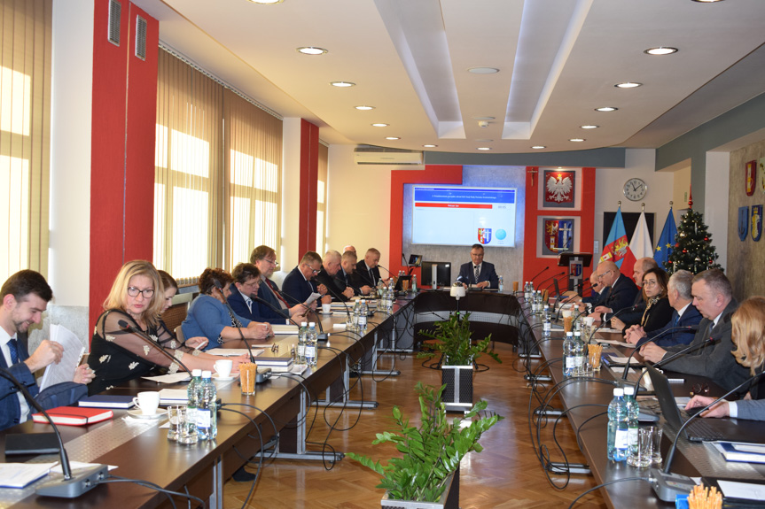 Sesja budżetowa Rady Powiatu Krośnieńskiego