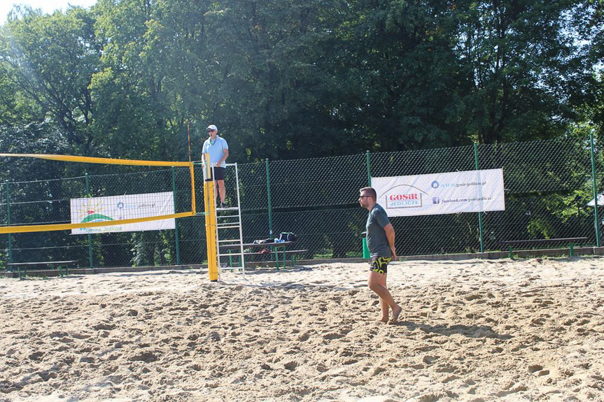 Turniej w siatkówce plażowej w Jedliczu