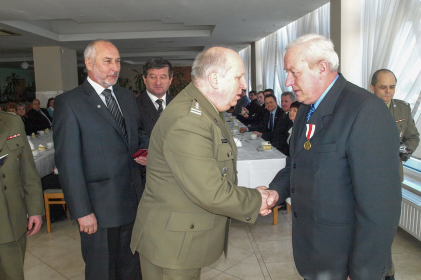 Uroczystość wręczenia medali w Starostwie Powiatowym w Krośnie