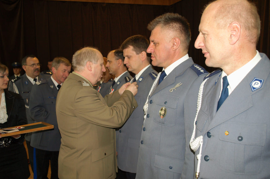 Uroczystość wręczenia odznaczeń w Komendzie Miejskiej Policji w Krośnie