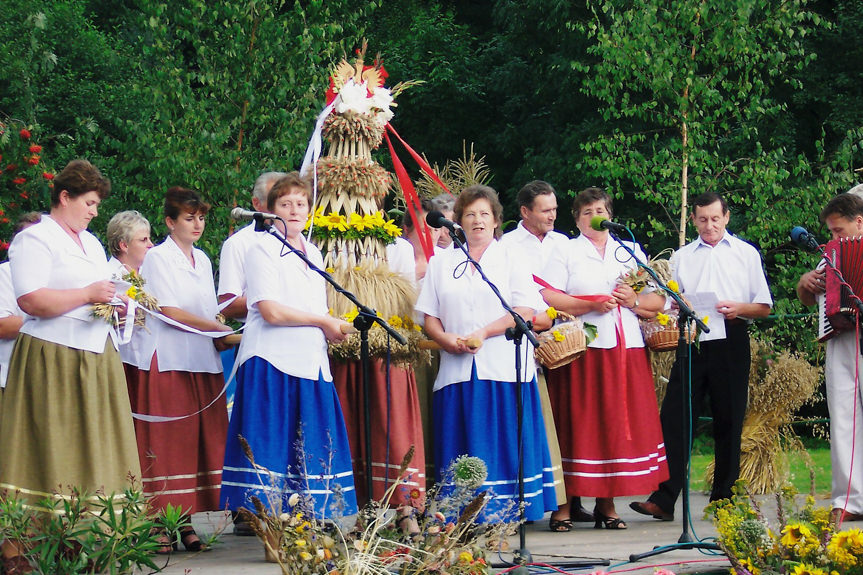 V Gminny Konkursu Wieńca Dożynkowego 2005 w Klimkówce