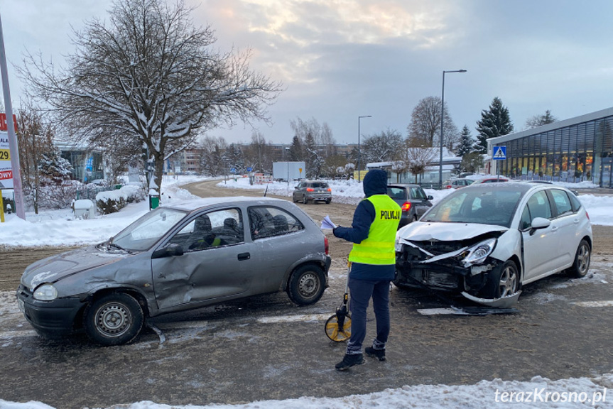 Zderzenie dwóch samochodów na Lwowskiej 
