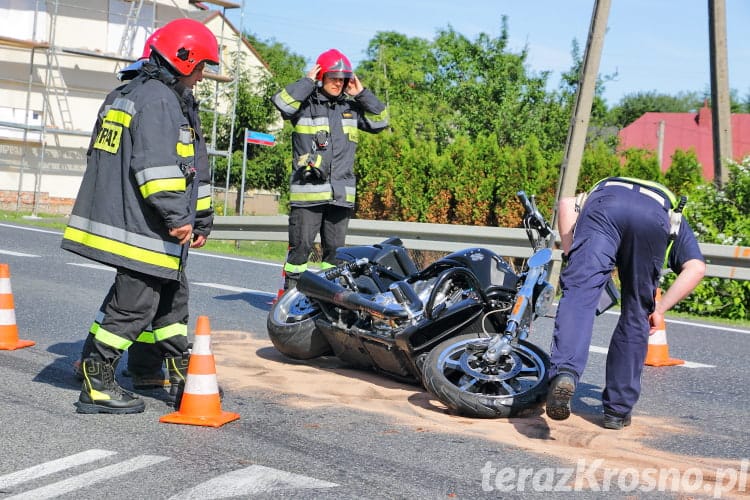 Zderzenie motocykla i samochodu w Łężanach