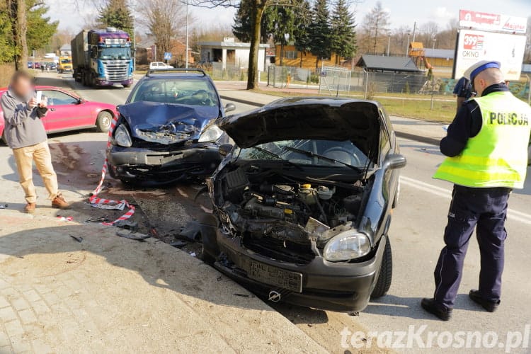 Zderzenie trzech samochodów na ul. Korczyńskiej
