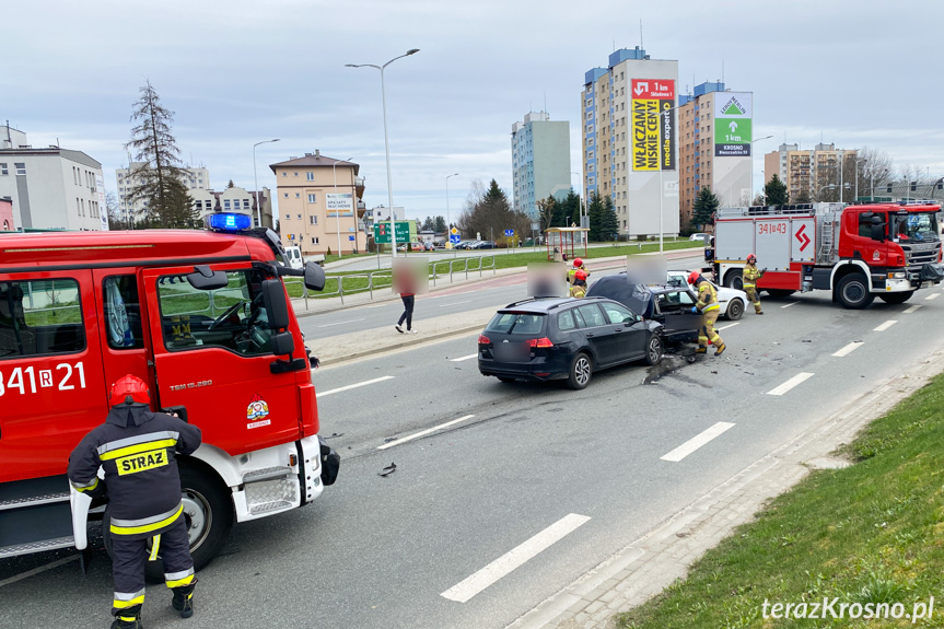 Zderzenie trzech samochodów w Krośnie