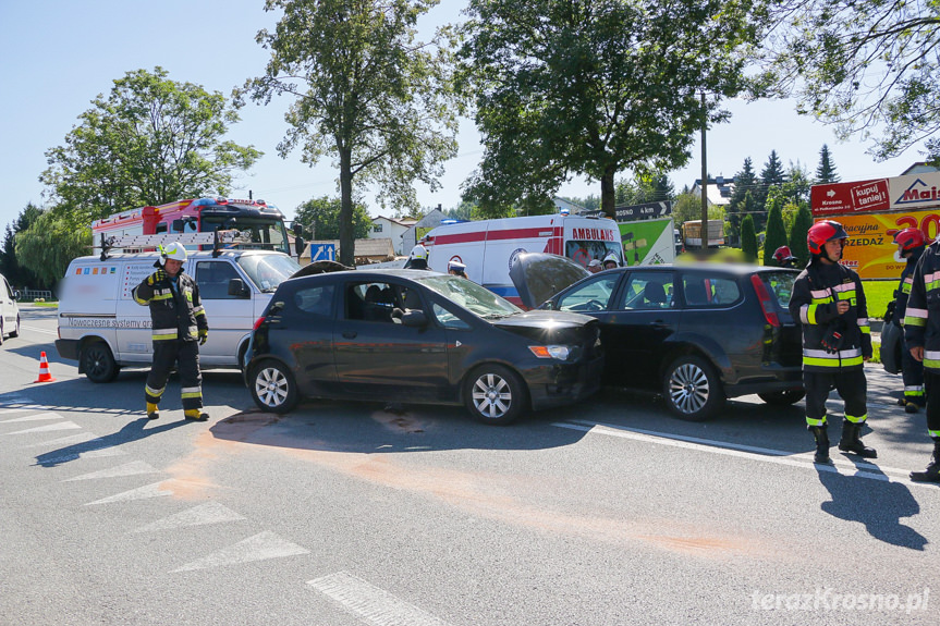 Zderzenie trzech samochodów w Miejscu Piastowym