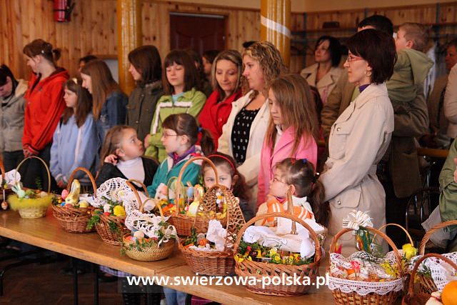 Święcenie pokarmów w Świerzowej Polskiej