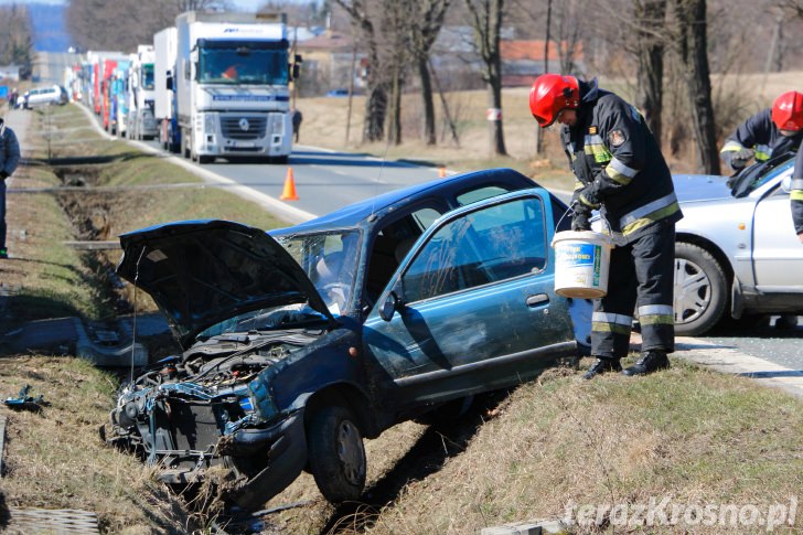 Wypadek w Teodorówce, zderzenie dwóch samochodów
