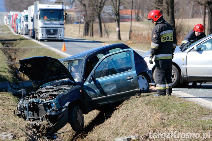 Wypadek w Teodorówce, zderzenie dwóch samochodów