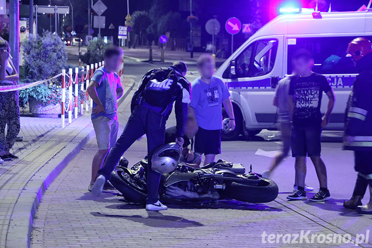 Wypadek w Krośnie, zderzenie motocykla i samochodu osobowego