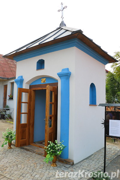 Poświęcenie odnowionej kapliczki św. Jana Nepomucena w Zręcinie