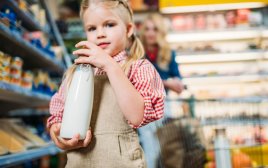 Czy zabraknie mleka? Branża mleczarska alarmuje