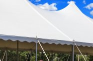 Jak wykorzystać namioty reklamowe na targach i eventach?