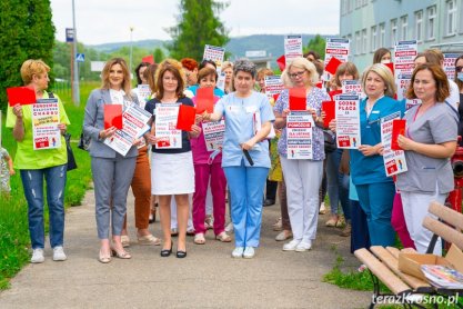 Pielęgniarki protestowały przed szpitalem w Krośnie