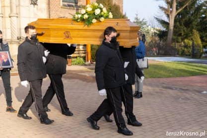 Pogrzeb Krystyny Marć. Radna spoczęła na cmentarzu w Jedliczu