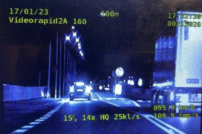 Policjanci przerwali szaleńczą jazdę kierowcy volvo