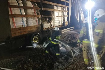Pożar naczepy samochodu ciężarowego w Woli Komborskiej