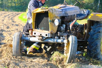 Tragiczny wypadek w Przybówce, nie żyje traktorzysta