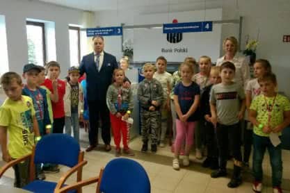 Uczniowie z Długiego odwiedzili PKO Bank Polski