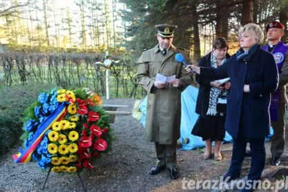 W Dukli pochowano szczątki rumuńskiego pilota