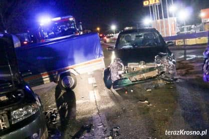 Wypadek w Miejscu Piastowym, zderzenie dwóch samochodów