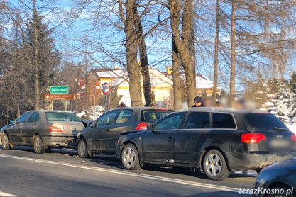 Zderzenie trzech samochodów w Klimkówce