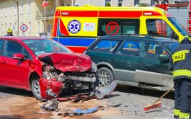 Zderzenie trzech samochodów w Łężanach