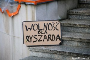 Protest pod sądem w Krośnie