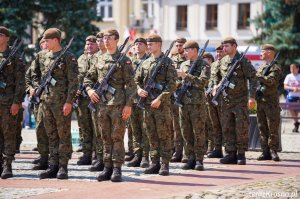 Przysięga żołnierzy WOT w Krośnie