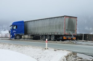 Zderzenie dwóch ciężarówek w Barwinku