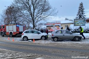 Zderzenie dwóch samochodów na Lwowskiej 