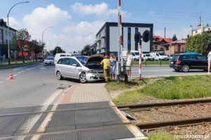 Zderzenie dwóch samochodów w Krośnie na Czajkowskiego