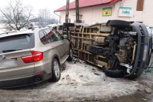 Zderzenie forda i BMW w Bziance