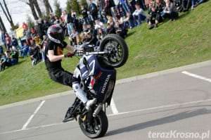 Pokaz stuntu motocyklowego